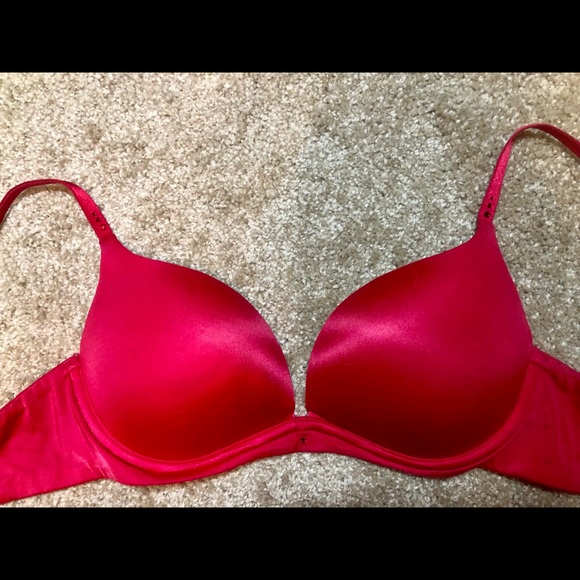 Victoria’s Secret push up bra - Picture 2 of 7